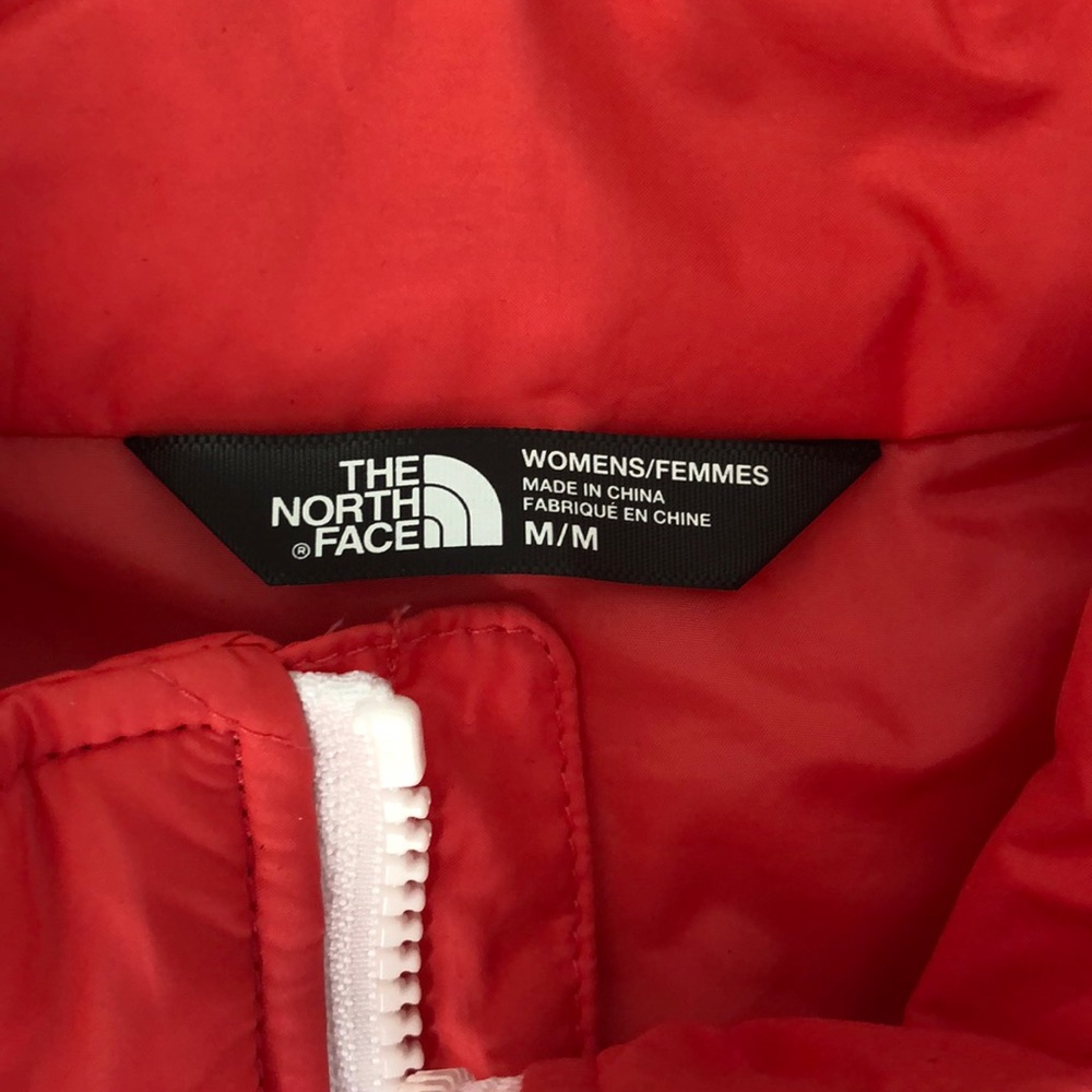 The North Face Women’s Puffy Jacket - Picture 4 of 5